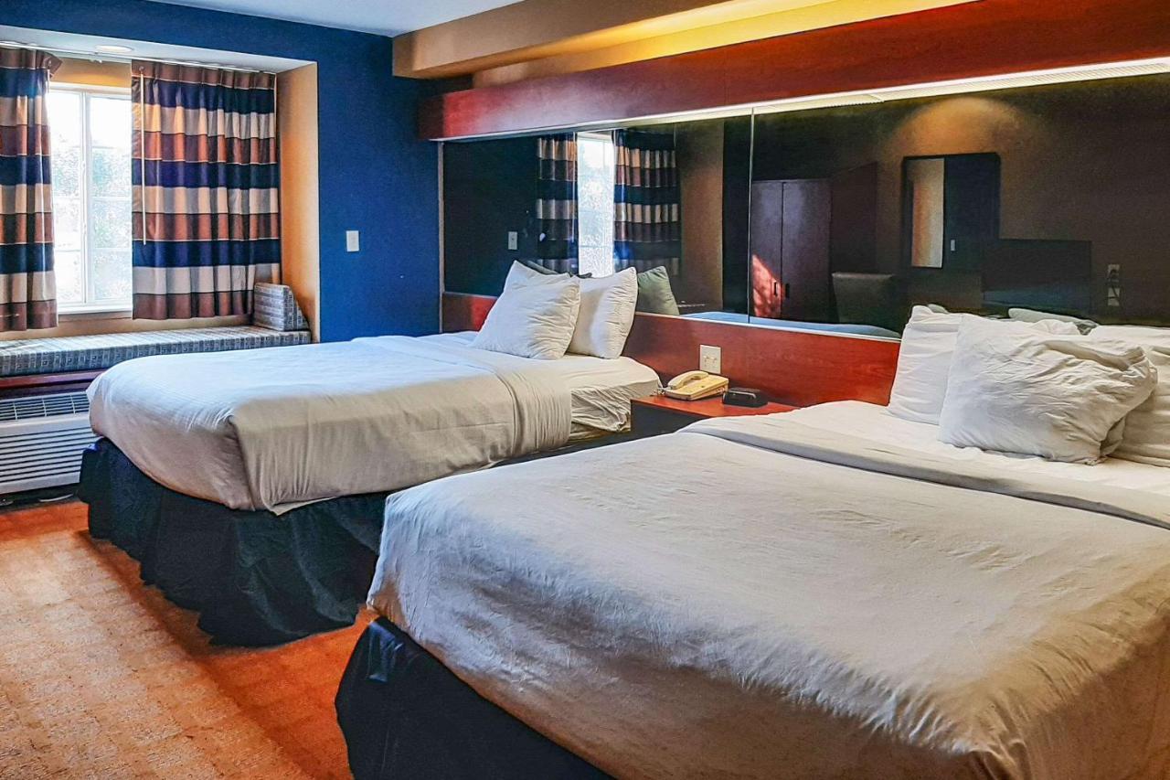 Starkville Inn & Suites Экстерьер фото