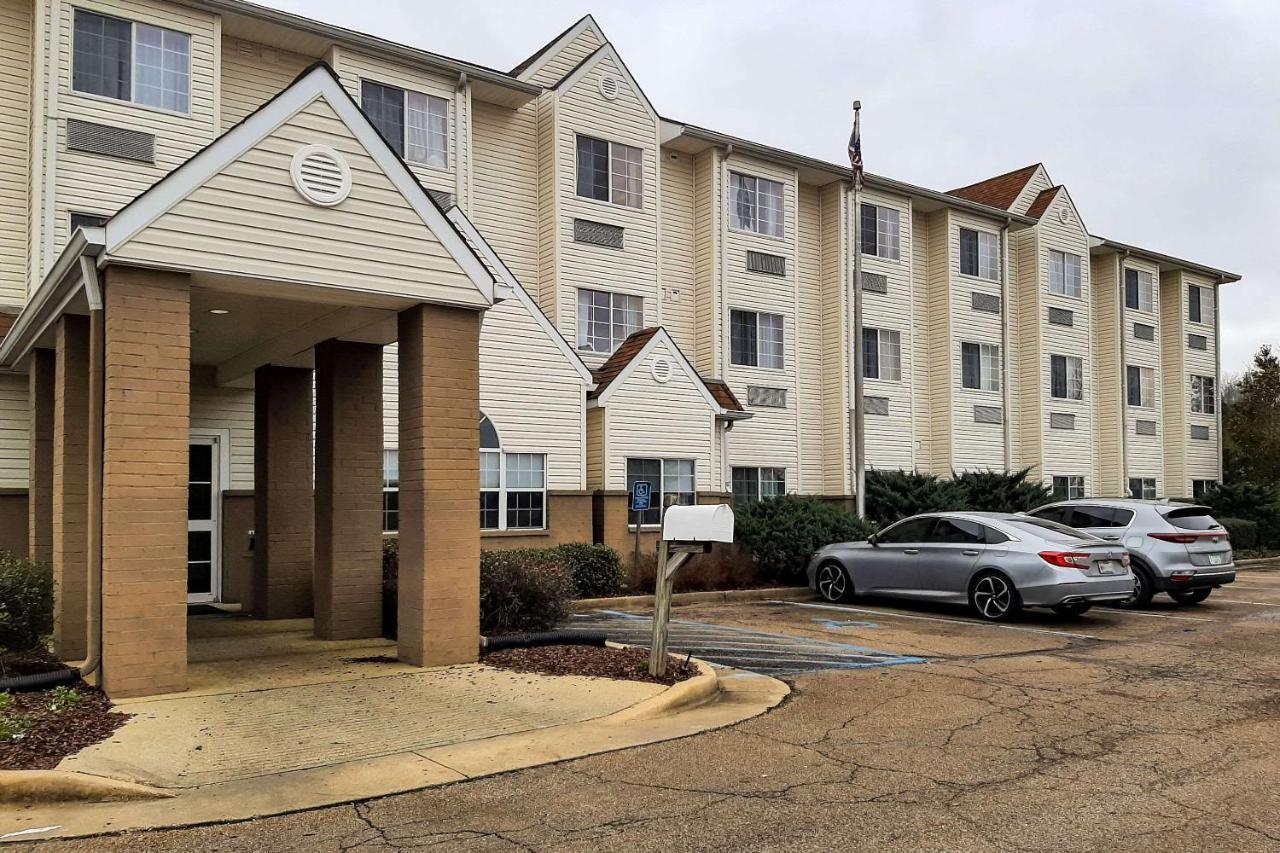 Starkville Inn & Suites Экстерьер фото